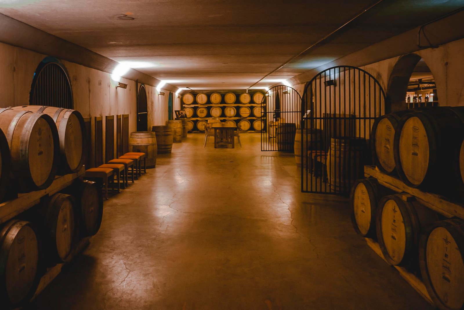 Winery at Niagara-on-the-Lake with quaint shops